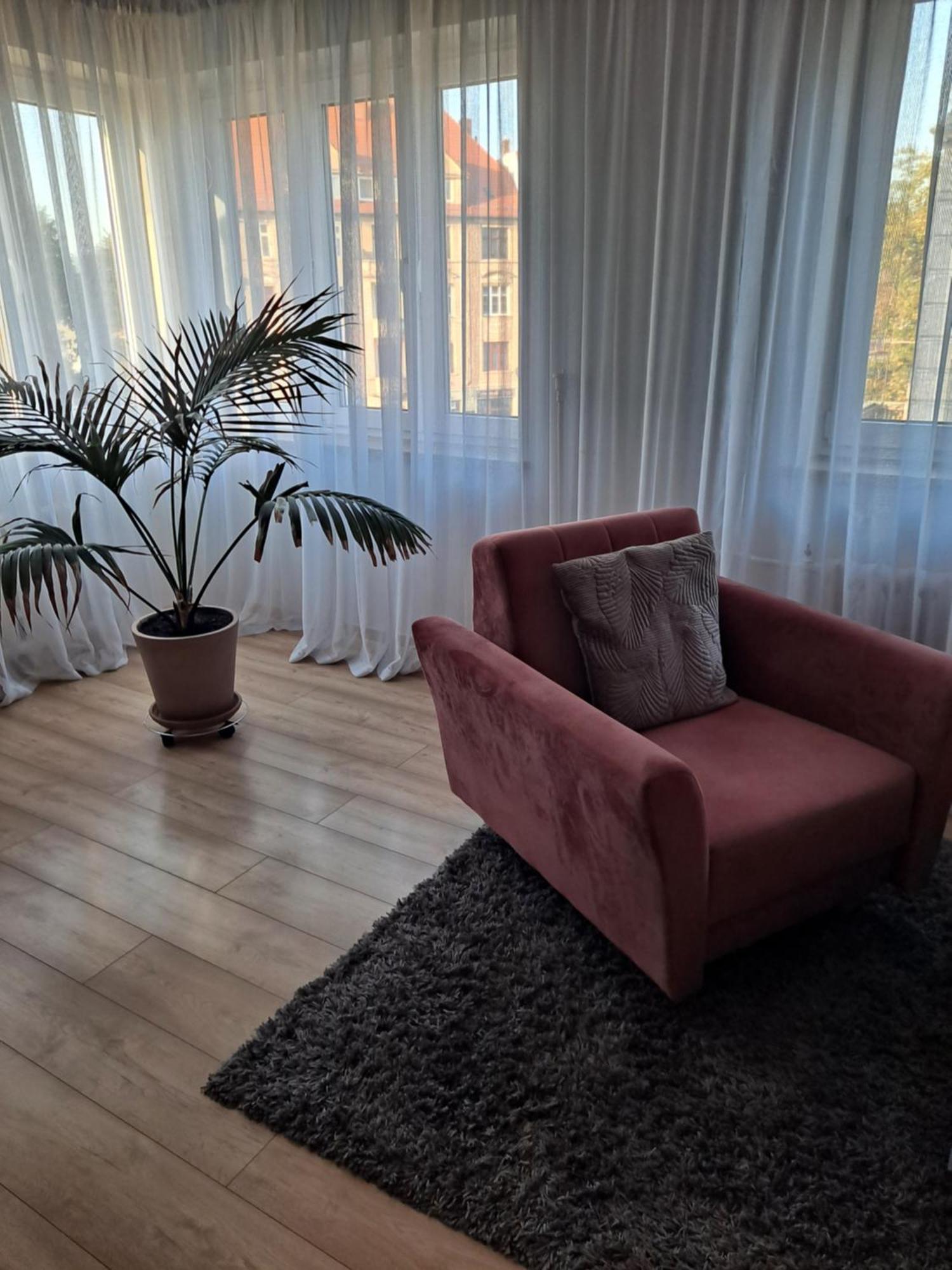 Anna Apartment Jelenia Gora Bagian luar foto